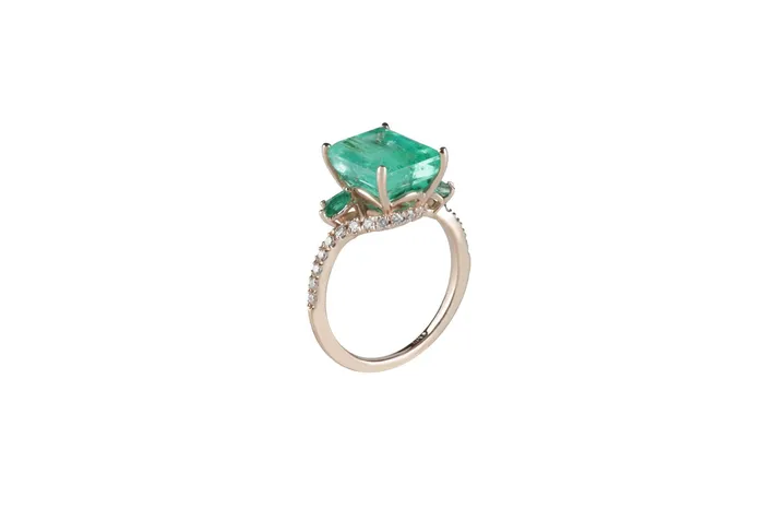 GIA Certified 475 ct Emerald and Diamond Ring Crown Jewels Coin Rings