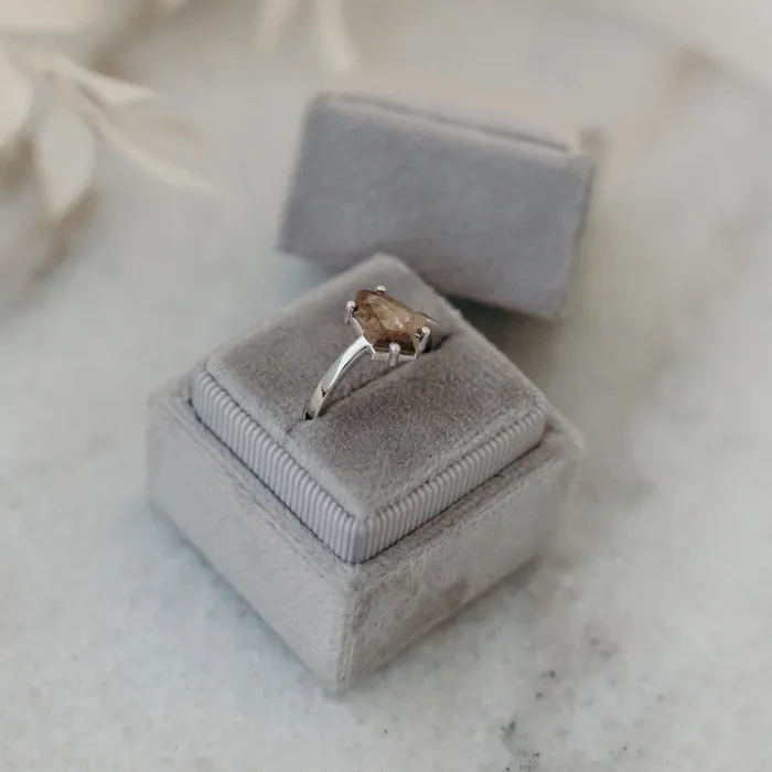 Rings VENVS The Vega 18k Yellow Size 8 Stone EM34 Rockies Ring Box Custom Engraving Joe 3 75 Rings VENVS The Vega 18k Yellow Size 8 Stone EM34 Rockies Ring Box Custom Engraving Joe 3 75